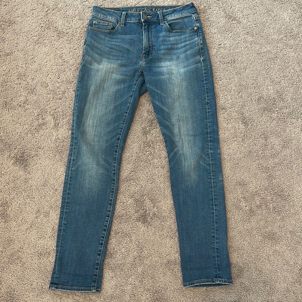 American Eagle blue jeans size 30x32 slim fit
